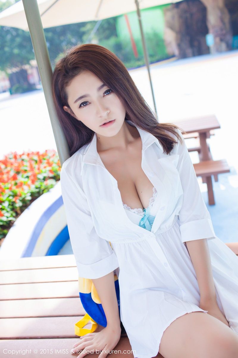 美女模特夏茉GIGI小清新白衬衫内衣诱惑街拍写真