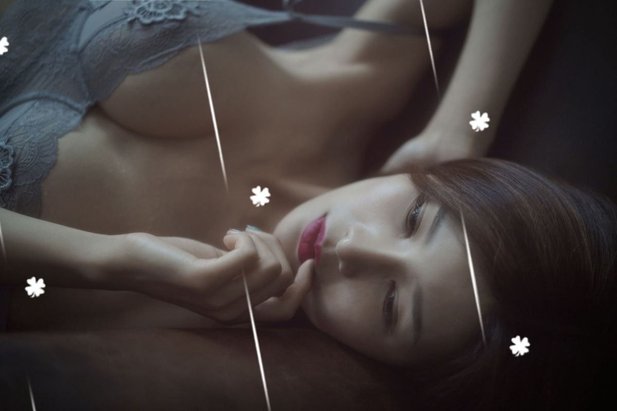 美女模特闫盼盼sexy法式情愫坚挺翘臀内衣诱惑室内套图