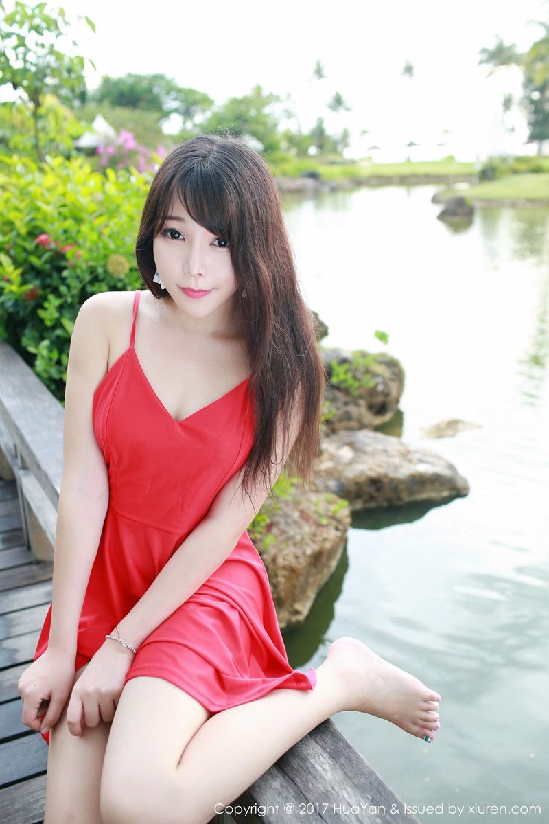 性感美女模特芝芝Booty雨中红色连衣裙塞班岛首套写真