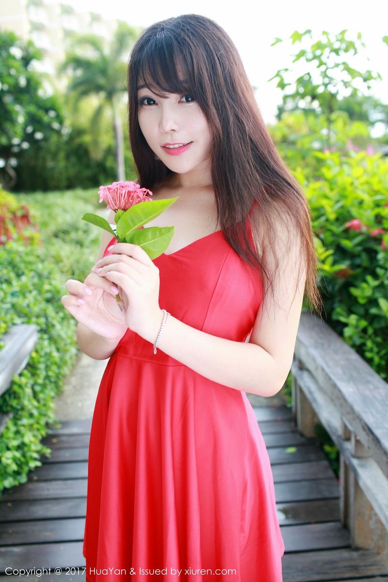 性感美女模特芝芝Booty雨中红色连衣裙塞班岛首套写真