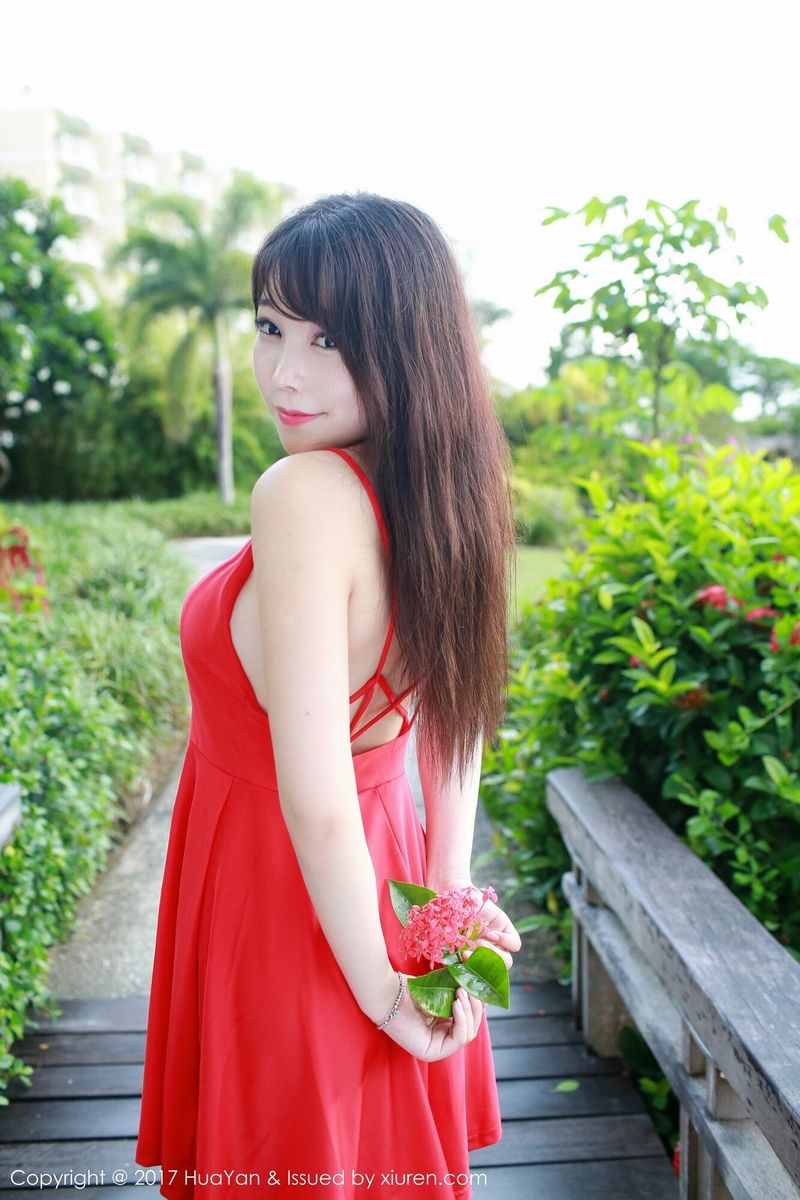 性感美女模特芝芝Booty雨中红色连衣裙塞班岛首套写真