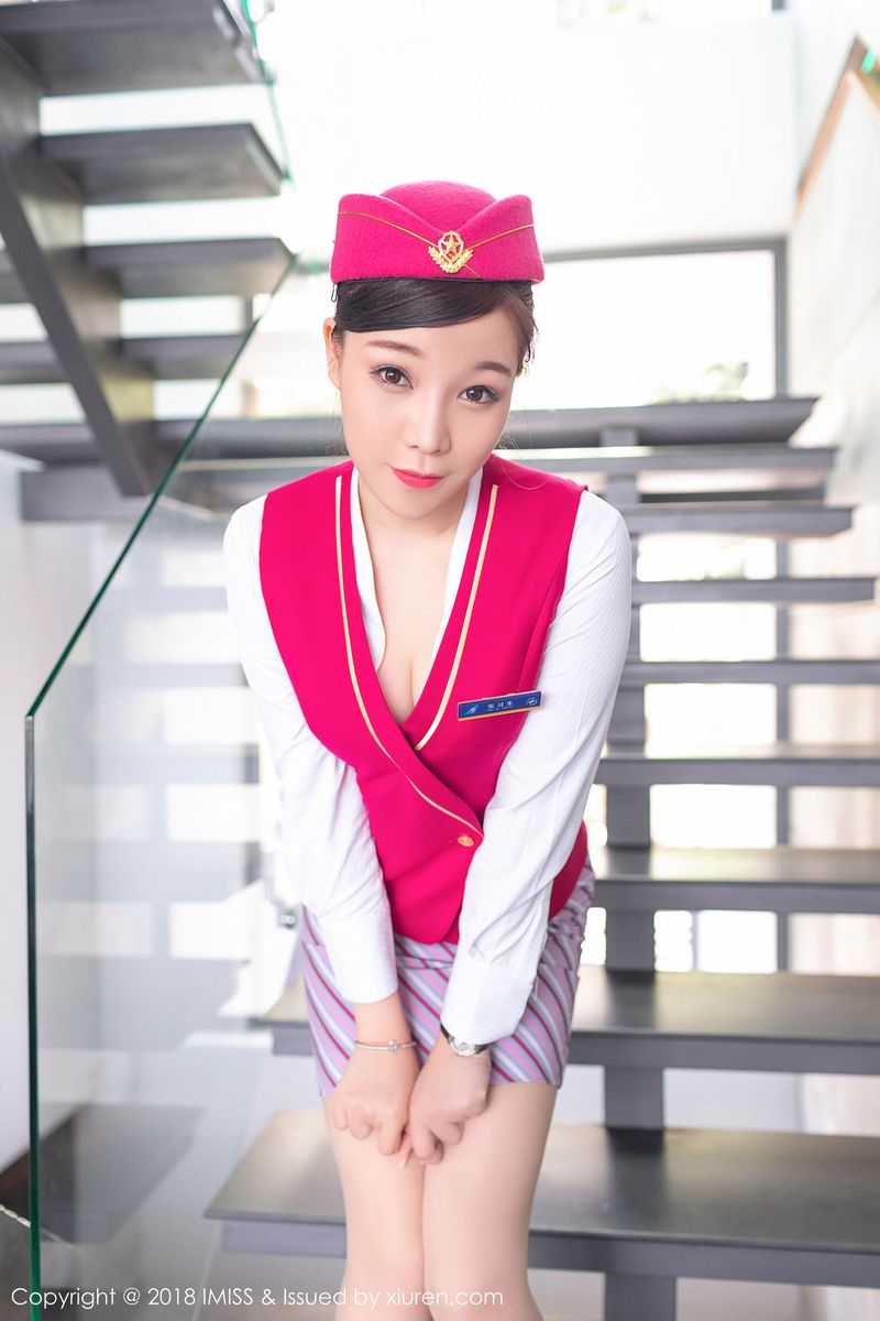 性感女神芝芝Booty空姐制服丝袜美腿普吉岛旅拍