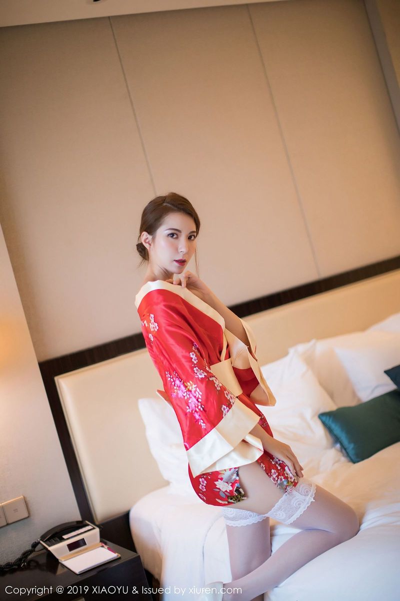性感女神陈良玲carry红色和服&丝袜美腿私房魅惑写真