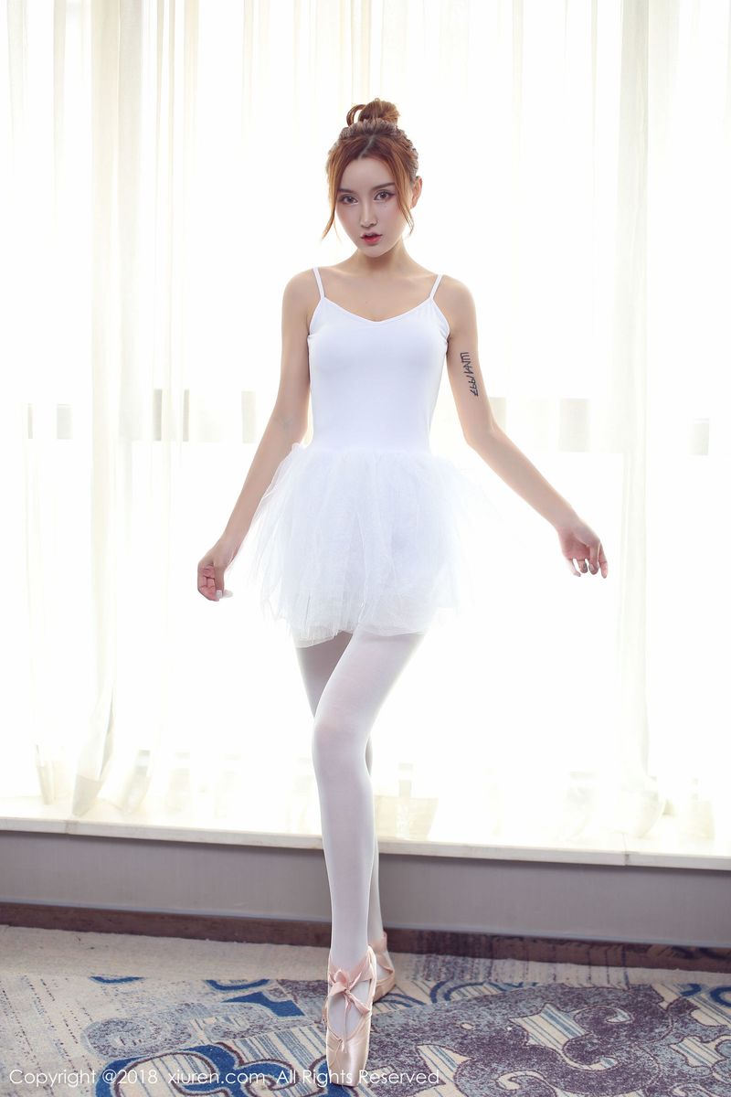 美女模特M梦baby芭蕾舞者装扮高贵典雅知性写真