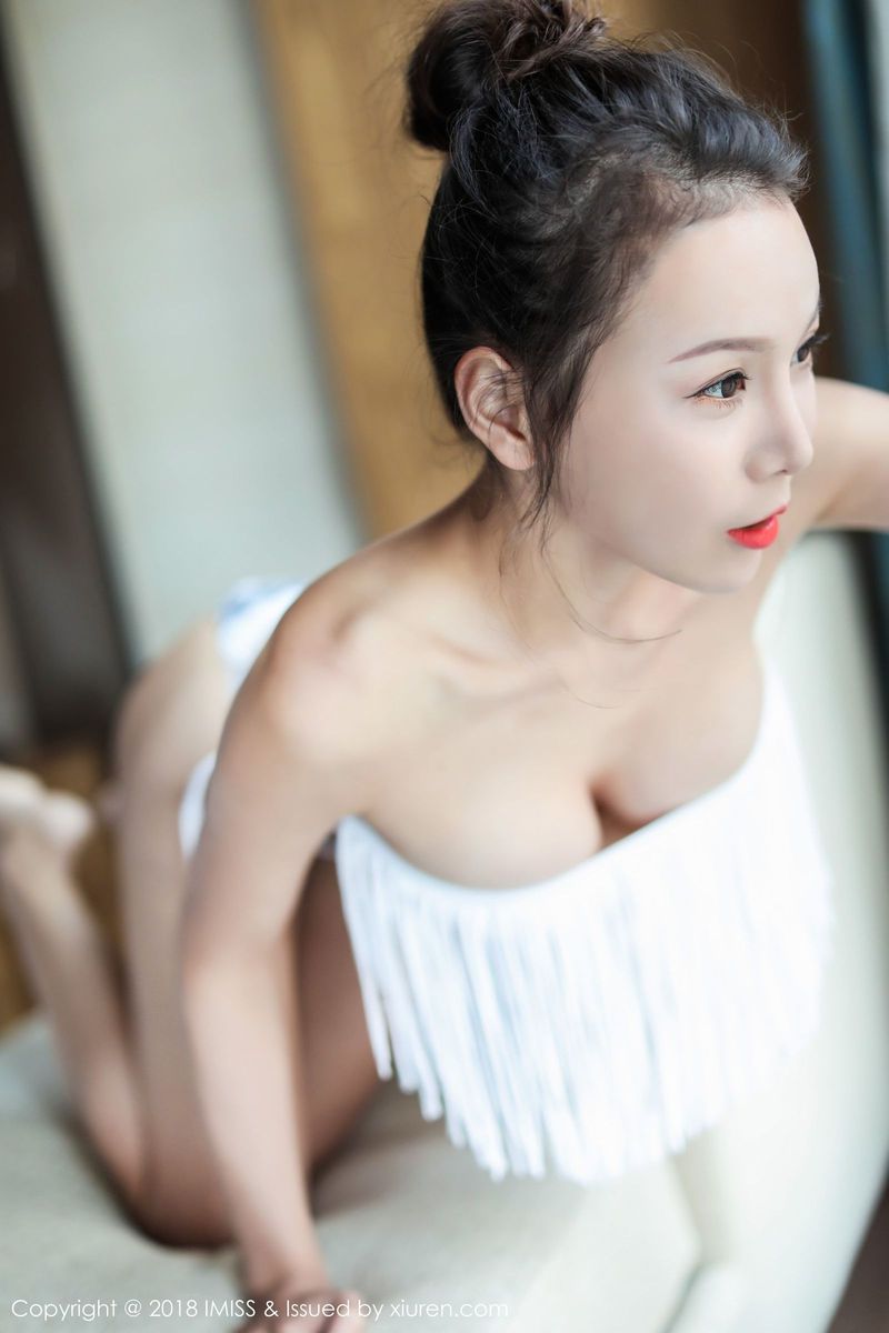 美女模特王沫儿SaSa白衬衫真空抹胸系列性感写真