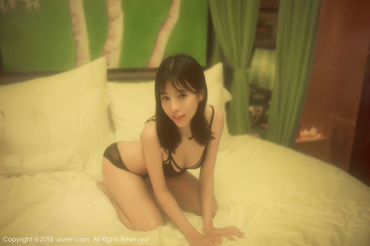 美女嫩模艾栗栗栗栗栗栗吖性感情趣内衣清新美腿套图