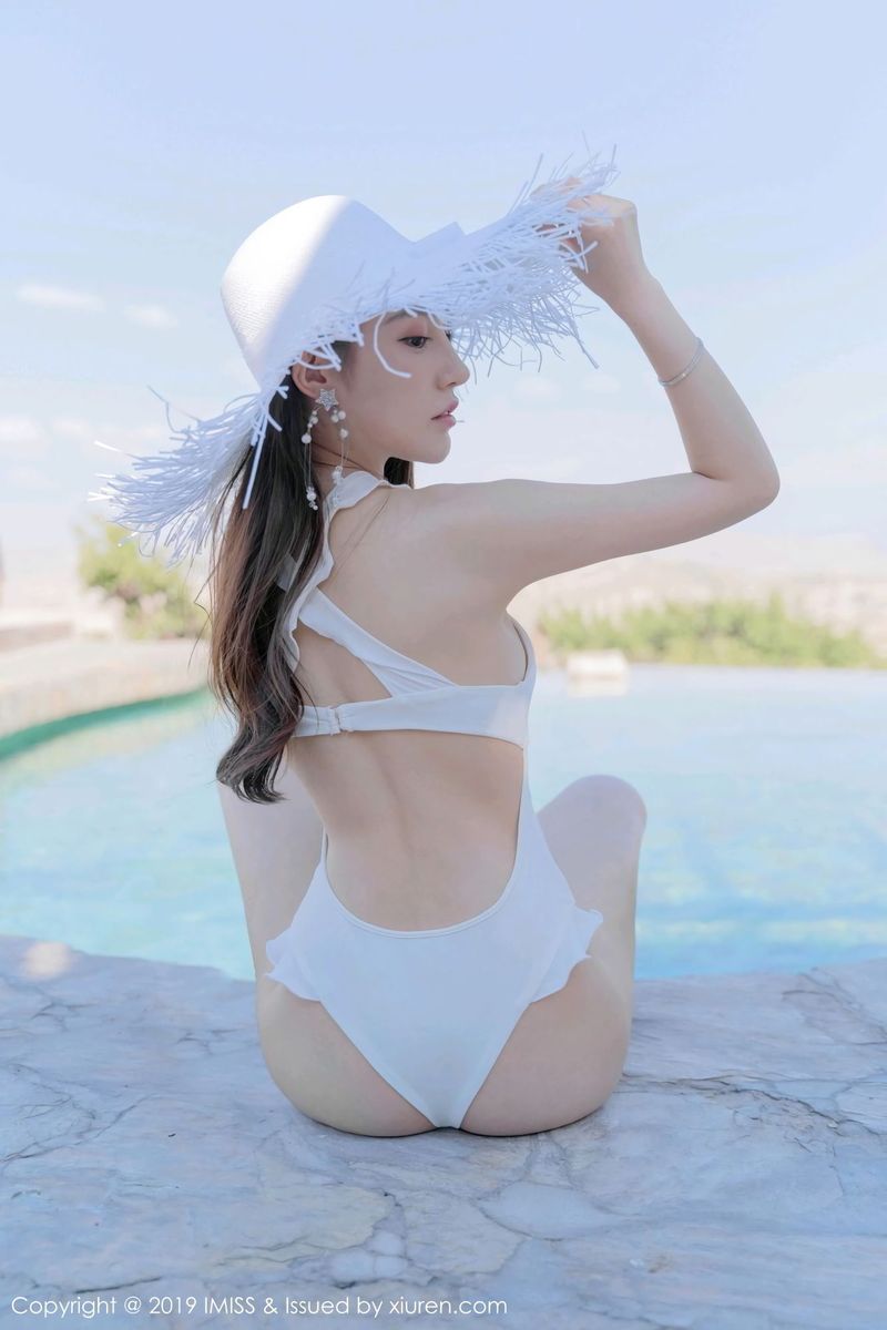 性感女神Lynn刘奕宁修长美腿比基尼诱惑土耳其旅拍