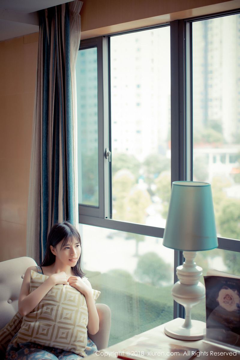 美女模特艾栗栗栗栗栗栗吖撩人姿势媚态十足私房魅惑写真