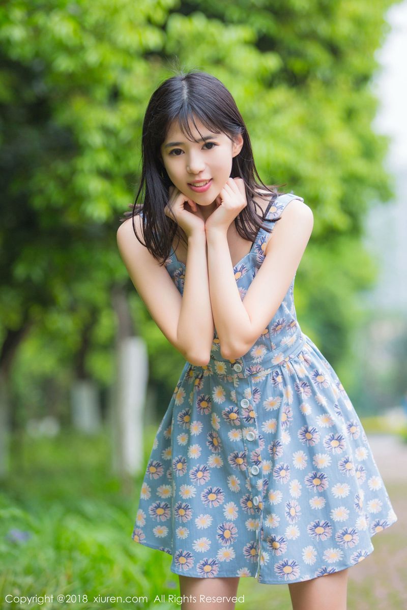 美女模特艾栗栗栗栗栗栗吖学生制服诱惑清新外拍