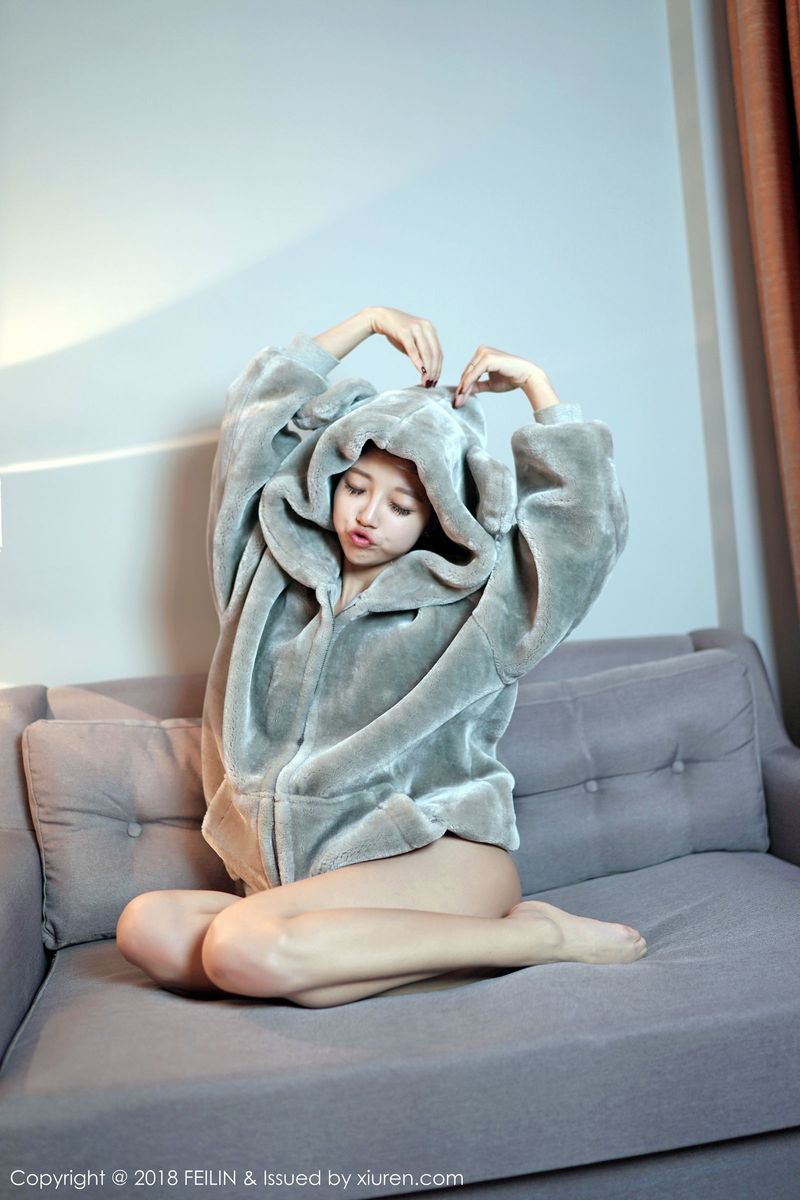 短发美女冯木木LRIS性感帅气比基尼诱惑第二套写真