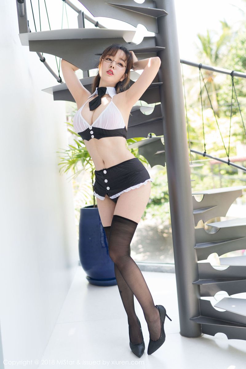 性感女神王雨纯职场OL内衣装扮制服诱惑普吉岛旅拍