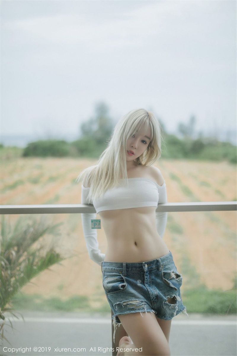 性感女神王雨纯黑色蕾丝情趣内衣呼之欲出唯美写真