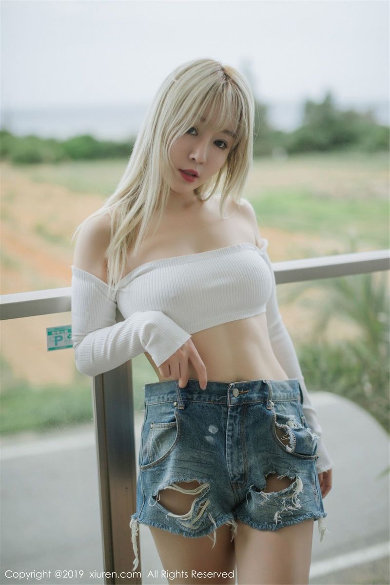性感女神王雨纯黑色蕾丝情趣内衣呼之欲出唯美写真