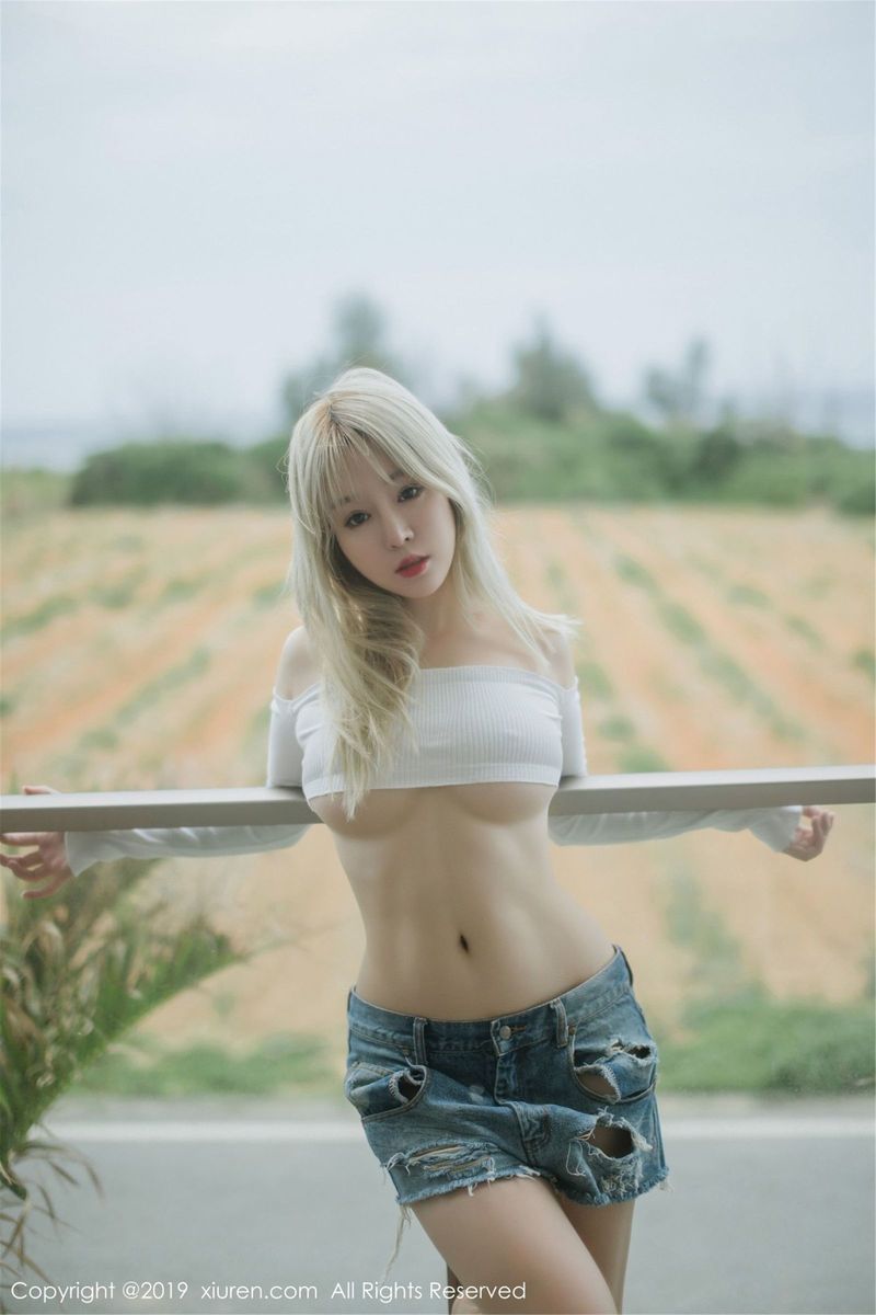 性感女神王雨纯黑色蕾丝情趣内衣呼之欲出唯美写真