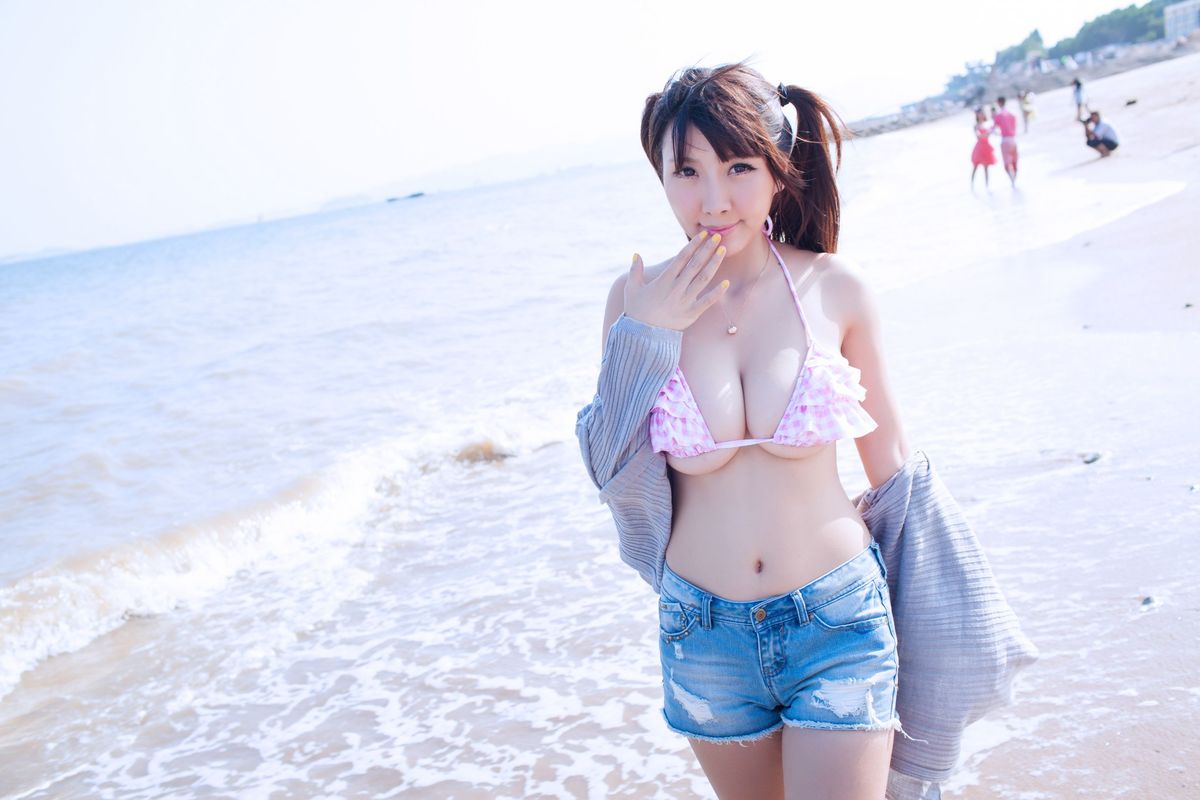美女模特晓茜sunny童颜巨乳沙滩比基尼诱惑厦门之旅