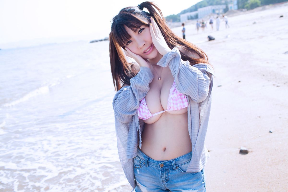 美女模特晓茜sunny童颜巨乳沙滩比基尼诱惑厦门之旅