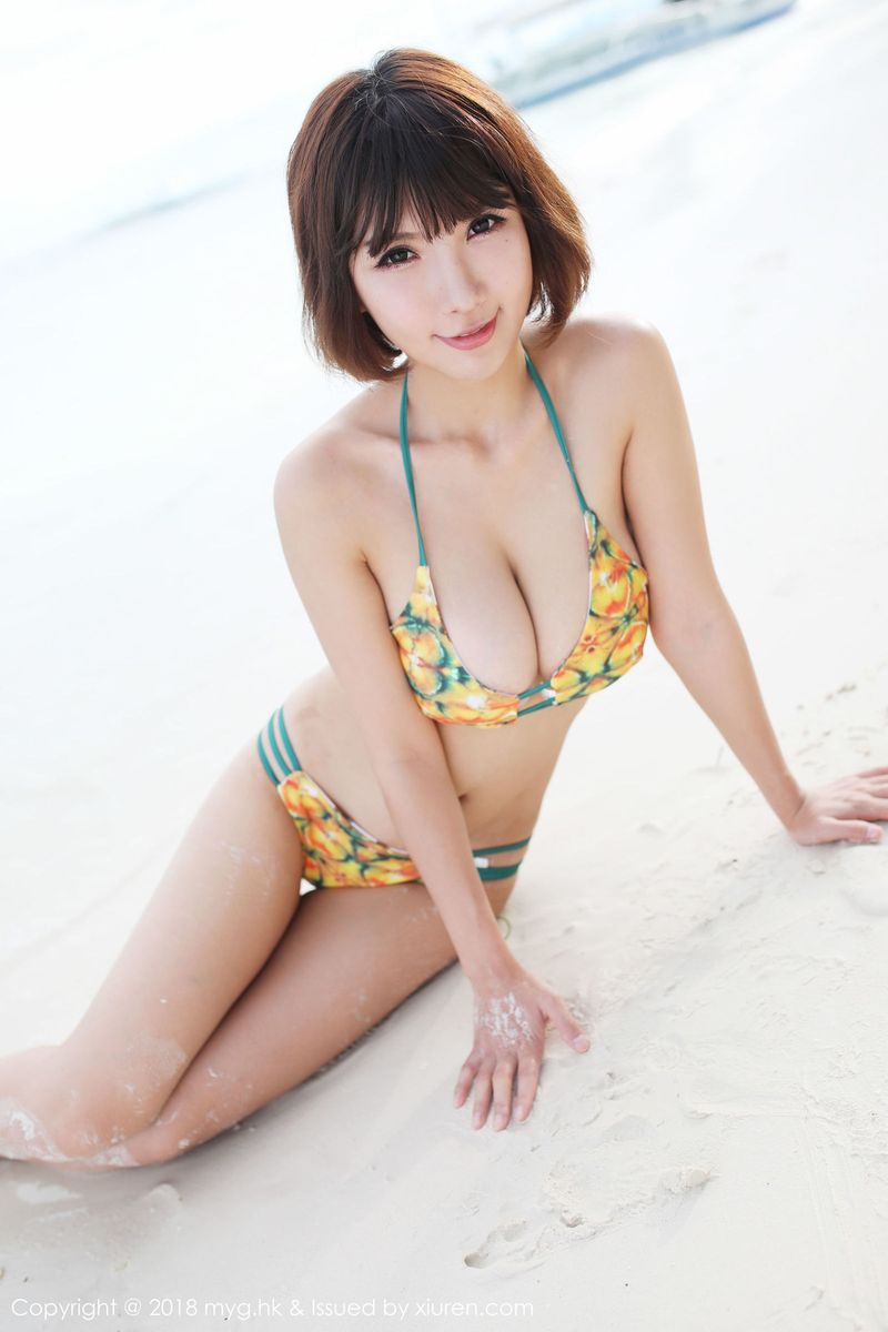 性感女神晓茜sunny乳此汹涌沙滩比基尼外拍