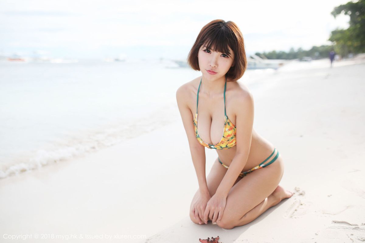 性感女神晓茜sunny澎湃双峰海边沙滩比基尼销魂写真