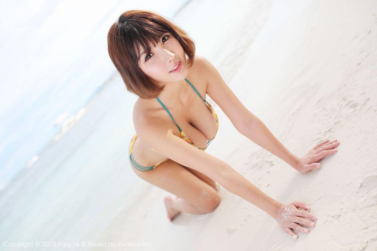 性感女神晓茜sunny乳此汹涌沙滩比基尼外拍