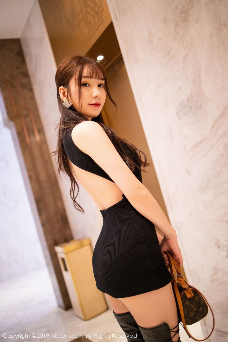 性感女神周于希Sandy修长美腿真空演绎剧情私房写真