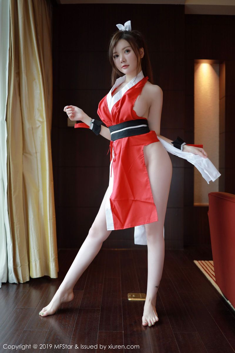 美女模特糯美子Mini惹火身材COS不知火舞系列美图