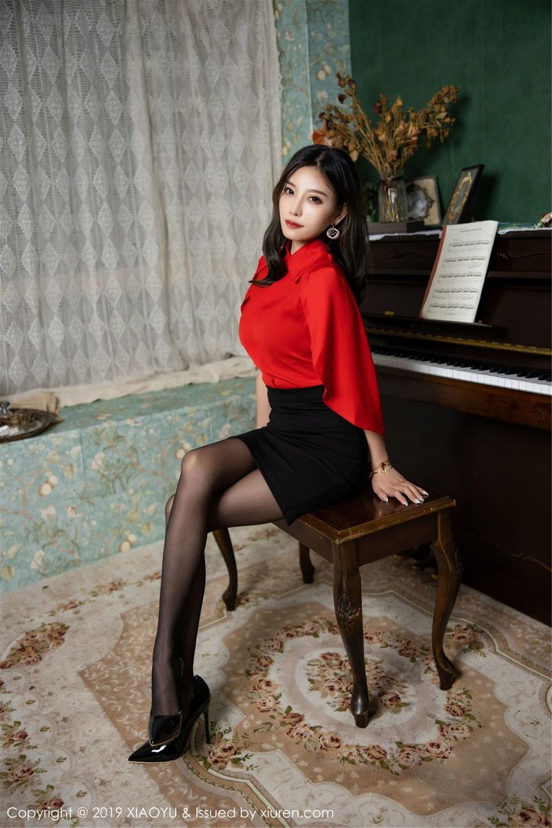 气质女神杨晨晨sugar黑丝美腿灵动销魂性感写真