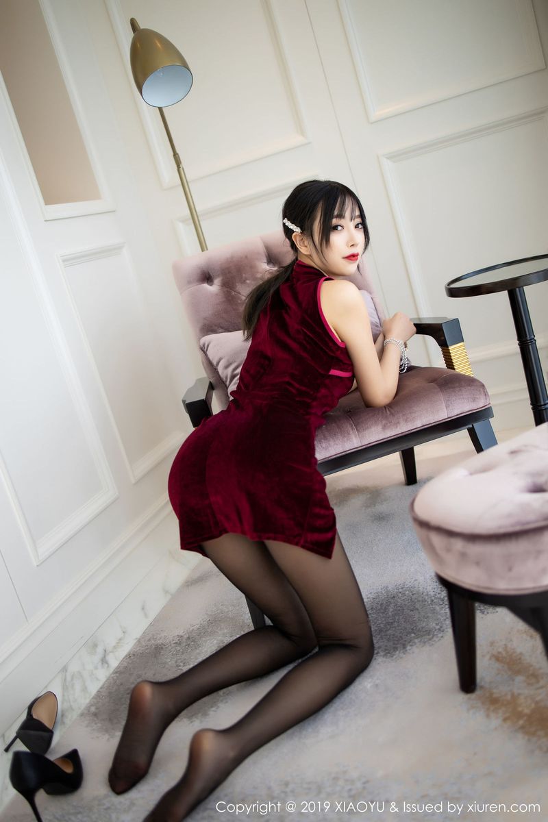 甜美女神杨晨晨sugar旗袍与黑丝中秋礼物心愿旅拍