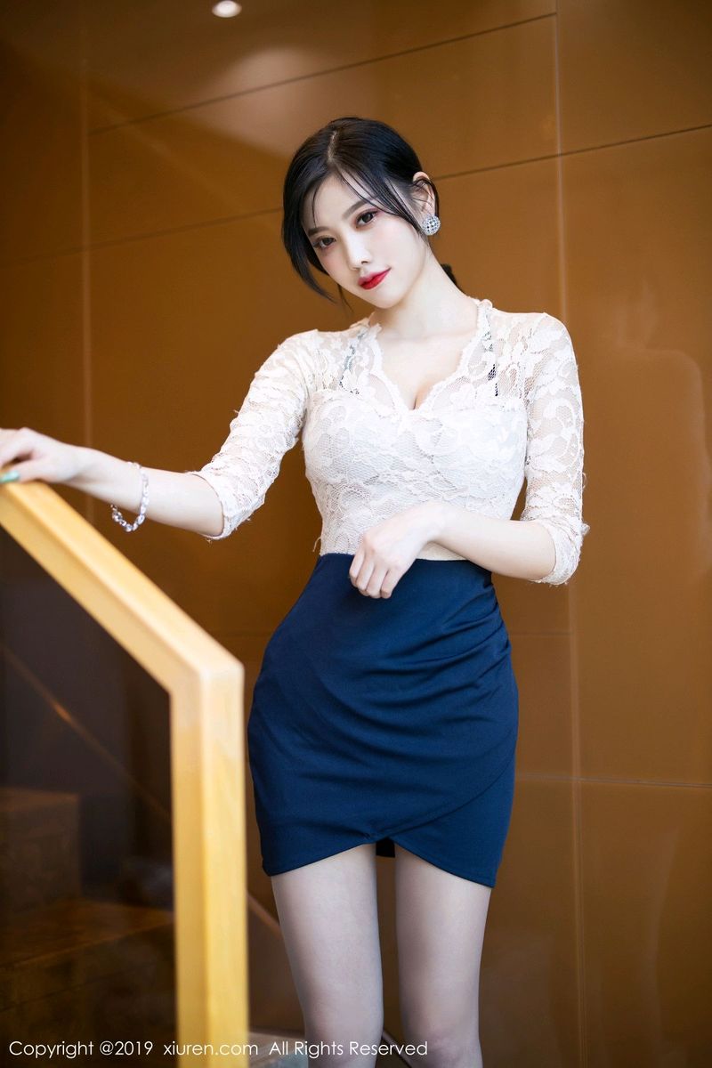 性感女神杨晨晨sugar吊裙内衣与修完美搭配极致写真