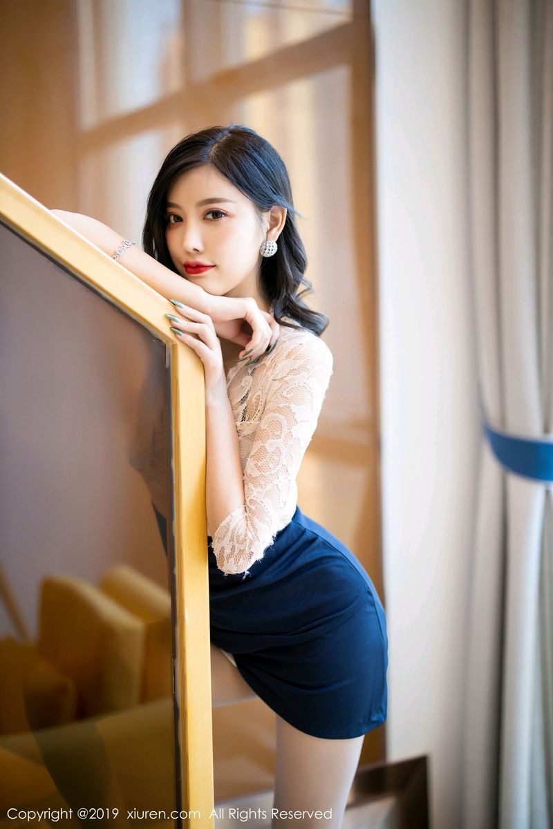 性感女神杨晨晨sugar吊裙内衣与修完美搭配极致写真