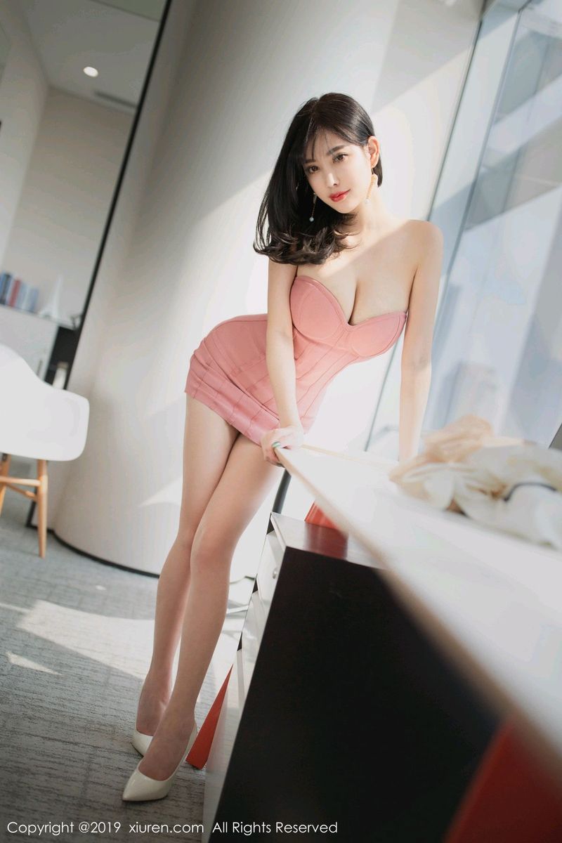 性感女神杨晨晨sugar丝袜美腿职场OL秘书主题写真