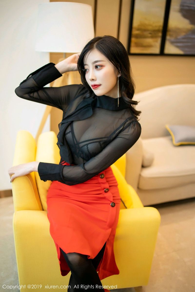 性感女神杨晨晨sugar黑丝吊袜美腿内衣诱惑私房写真