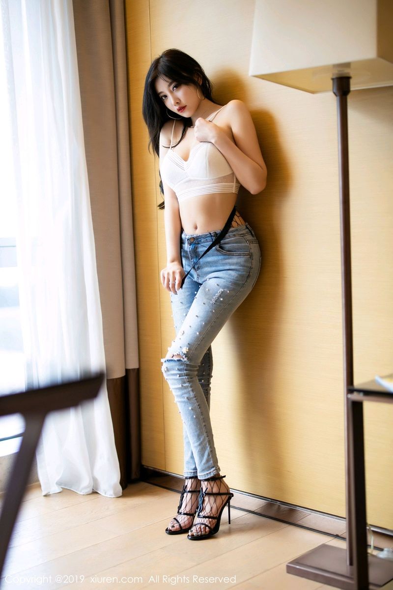 性感女神杨晨晨sugar网袜美腿翘臀诱惑足量写真