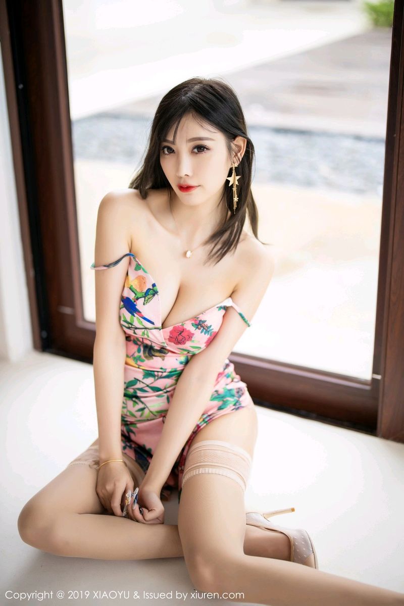 性感女神杨晨晨sugar华丽吊裙比基尼诱惑心愿旅拍