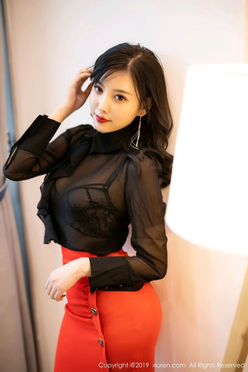 性感女神杨晨晨sugar黑丝吊袜美腿内衣诱惑私房写真