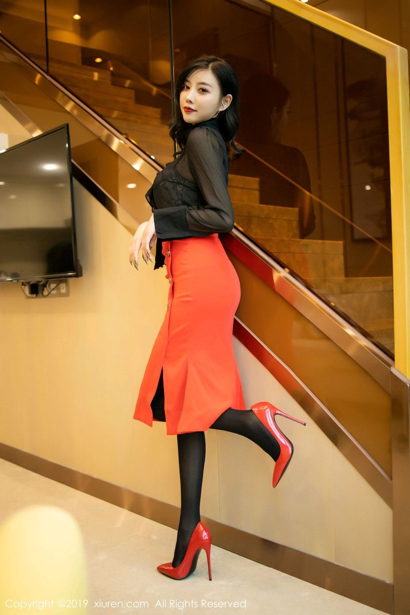 性感女神杨晨晨sugar黑丝吊袜美腿内衣诱惑私房写真