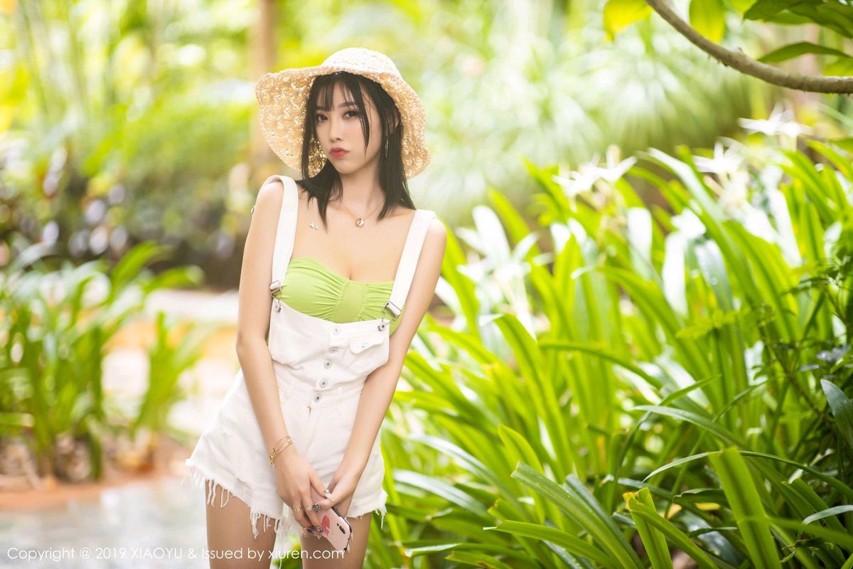 性感女神杨晨晨sugar黄色吊带长裙修长美腿心愿旅拍