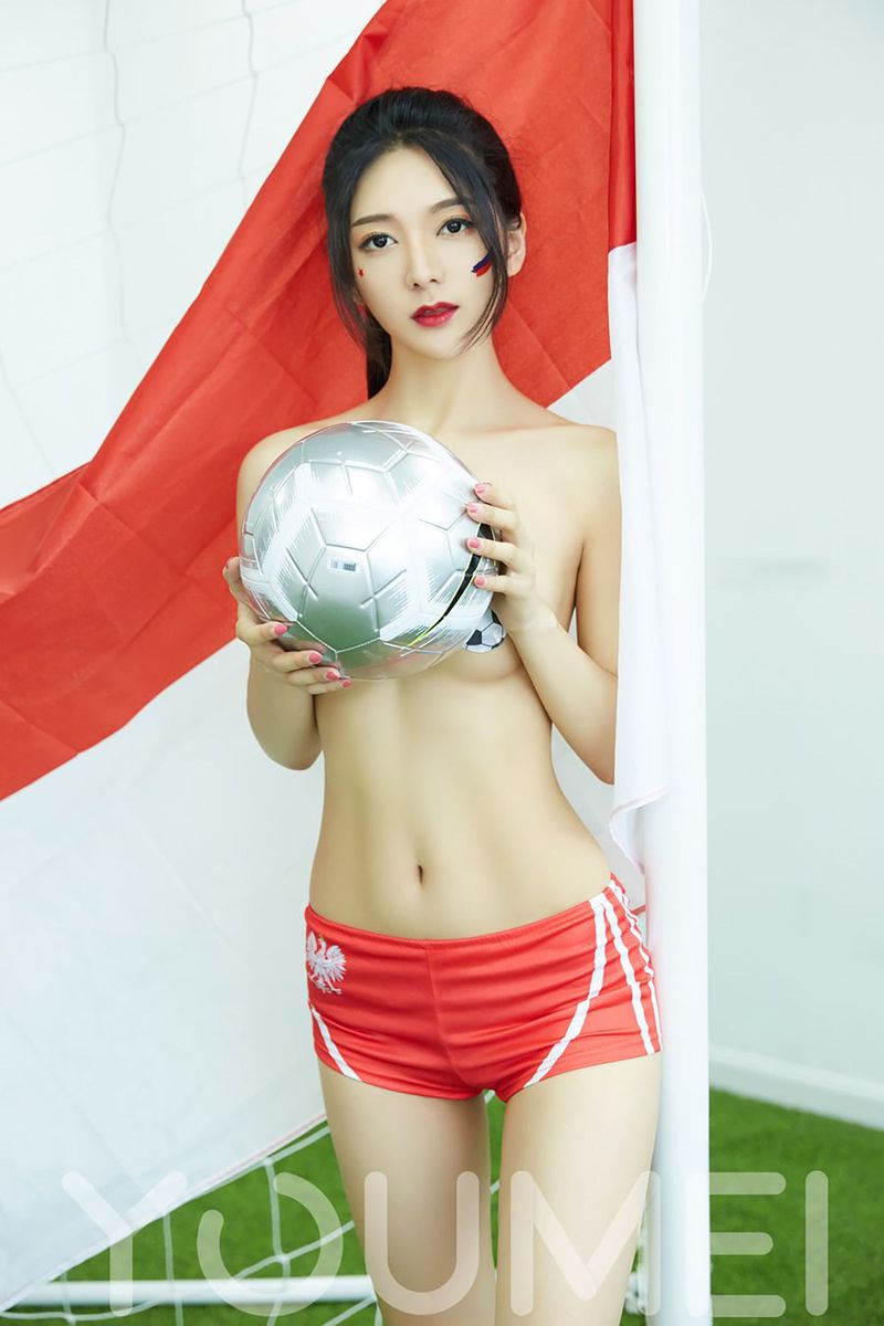 美女模特Angela小热巴化身足球宝贝大尺度写真
