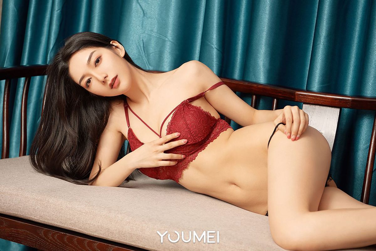 红粉佳人Angela小热巴情趣丁字裤内衣诱惑写真