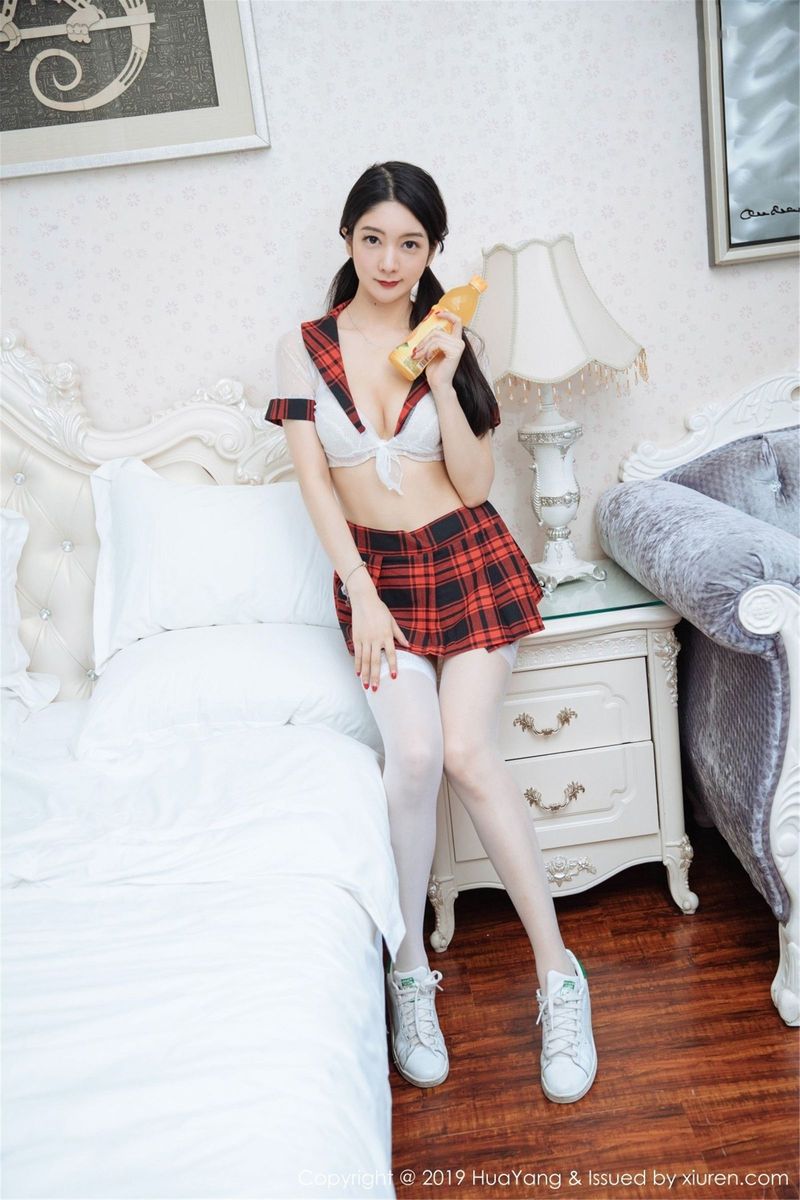 性感女神Angela喜欢猫双马尾丝袜美腿制服诱惑写真