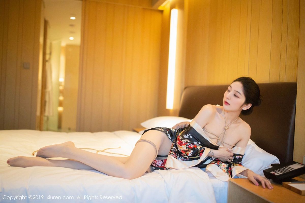 性感女神Angela喜欢猫修长美腿和服绳艺魅惑写真