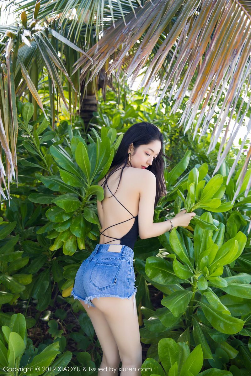性感女神Angela喜欢猫蕾丝内衣与诱人吊裙马尔代夫旅拍