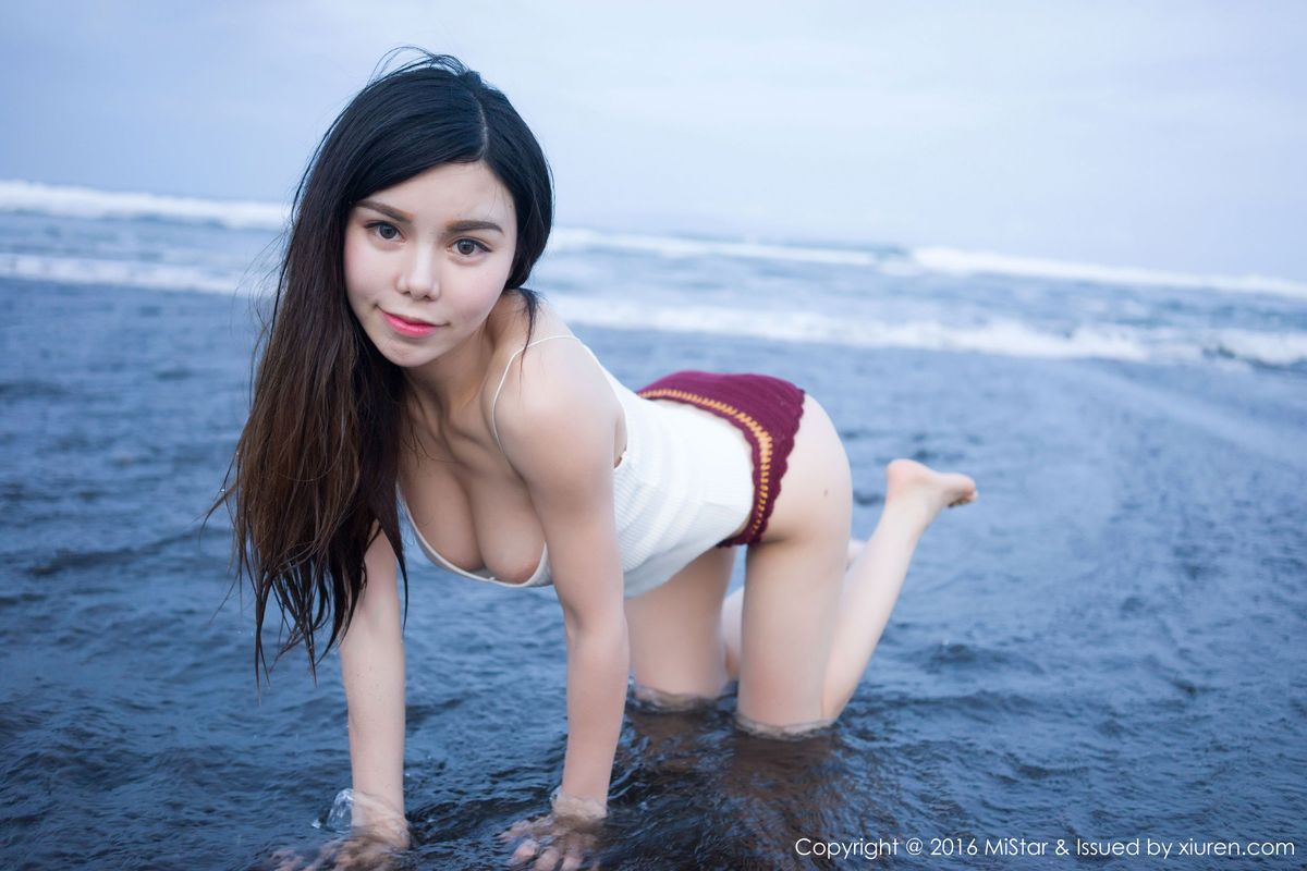 性感女神沈佳熹玲珑有致比基尼诱惑巴厘岛旅拍