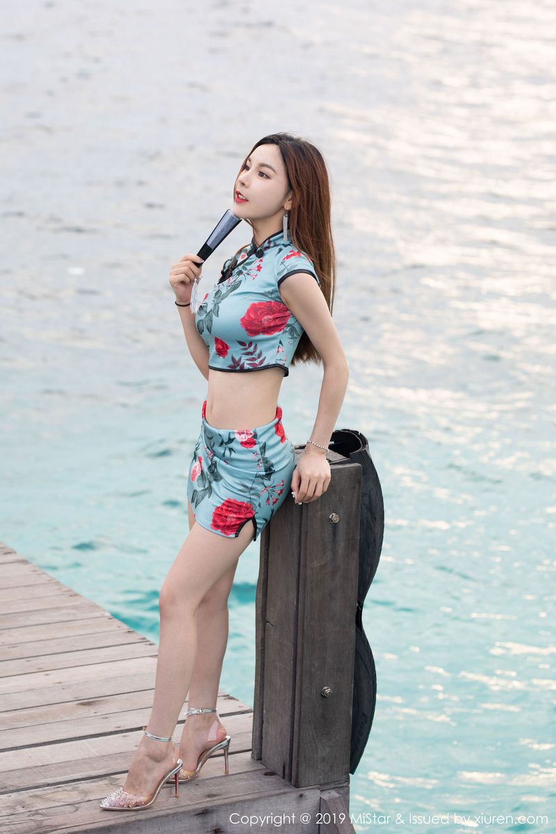 美女模特沈佳熹华丽古韵旗袍装扮仙本那旅拍