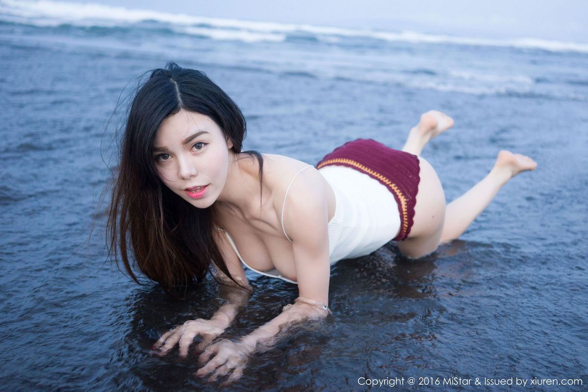 性感女神沈佳熹玲珑有致比基尼诱惑巴厘岛旅拍