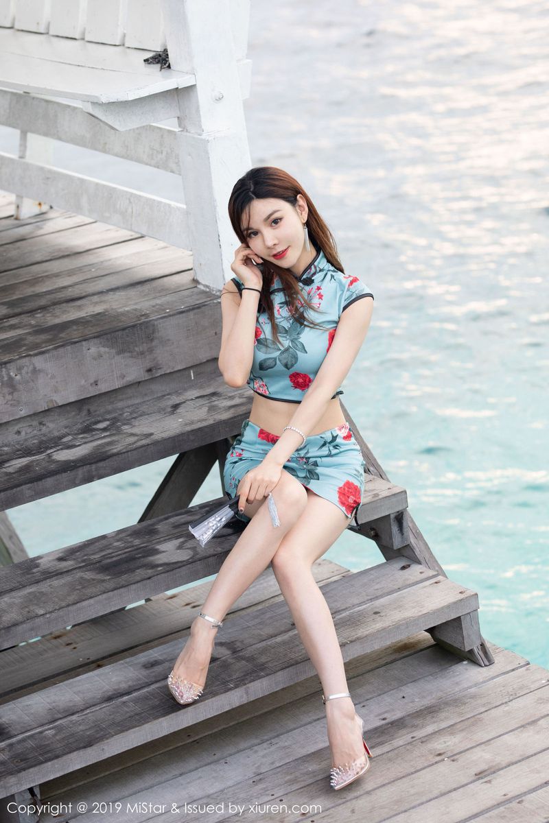 美女模特沈佳熹华丽古韵旗袍装扮仙本那旅拍