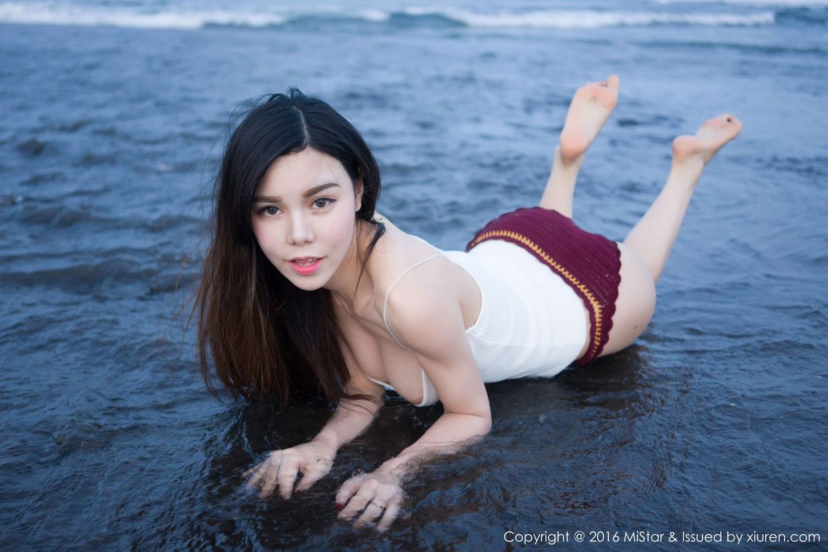 性感女神沈佳熹玲珑有致比基尼诱惑巴厘岛旅拍