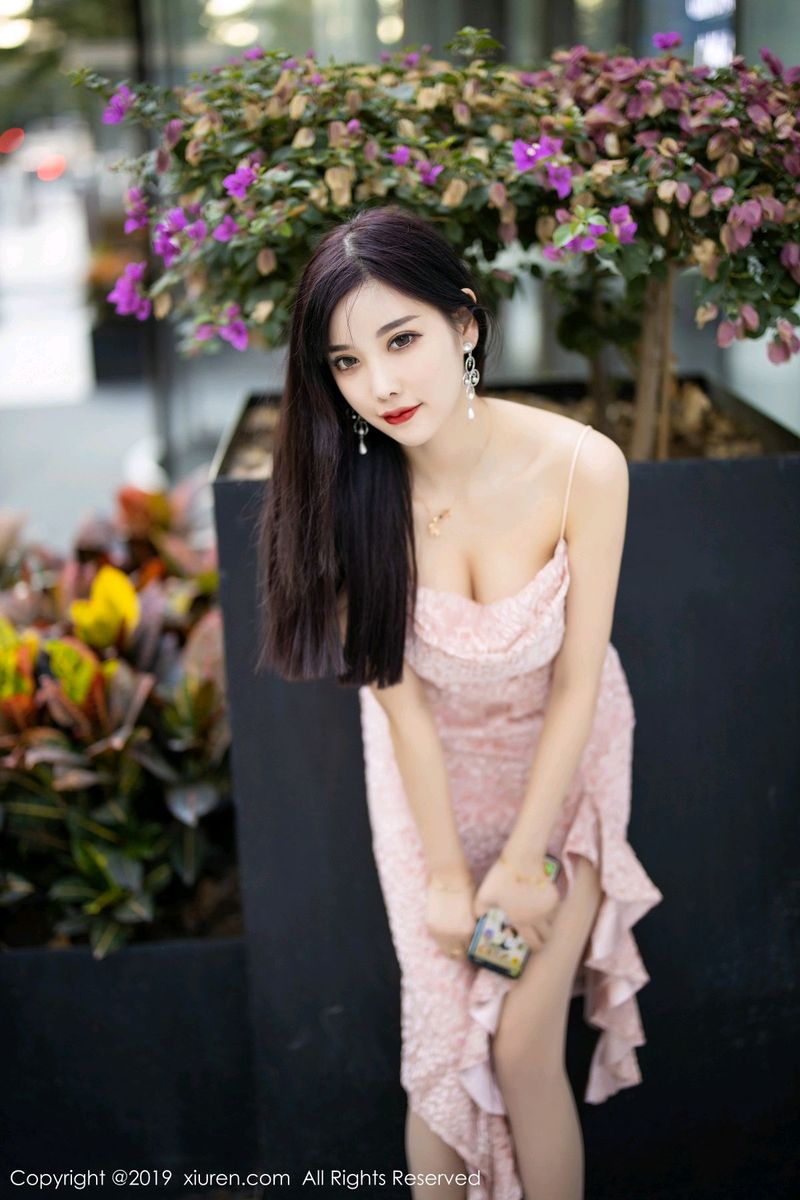 性感女神杨晨晨sugar典雅吊裙丝袜美腿内衣诱惑魅力写真
