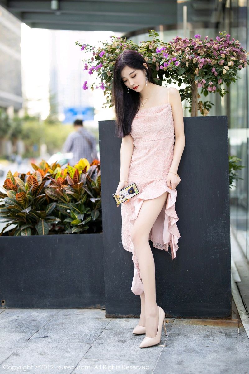 性感女神杨晨晨sugar典雅吊裙丝袜美腿内衣诱惑魅力写真