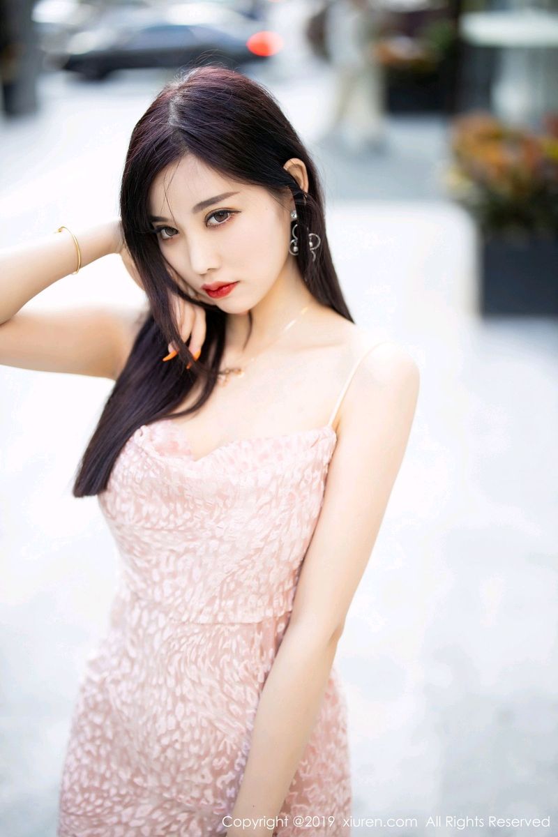 性感女神杨晨晨sugar典雅吊裙丝袜美腿内衣诱惑魅力写真