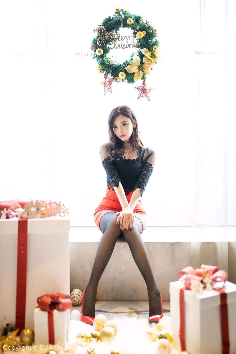 性感女神杨晨晨sugar黑丝美腿内衣诱惑圣诞主题写真